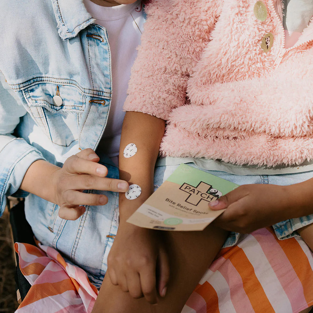 PATCH Bite Relief Spots with Activated Charcoal - 30 Eco-Friendly Bamboo Dots